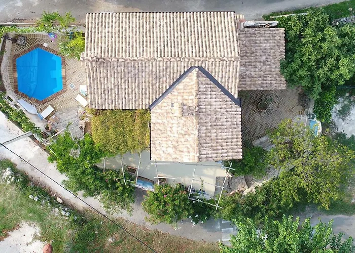 Casa vacanze Festina Lente Heritage Krk - Heated Pool *