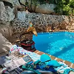 Festina Lente Heritage Krk - Heated Pool Case de vacanță Dobrinj