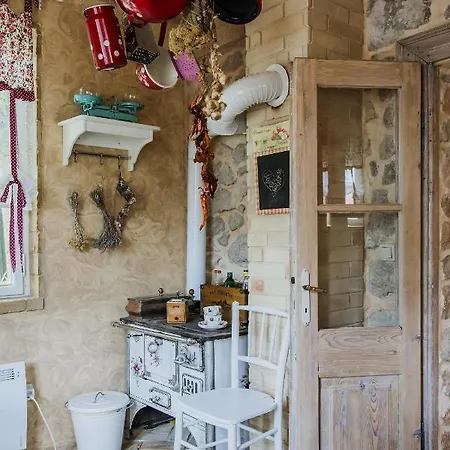 Festina Lente - Cosy & Authentic With Private Heated Pool Holiday home *