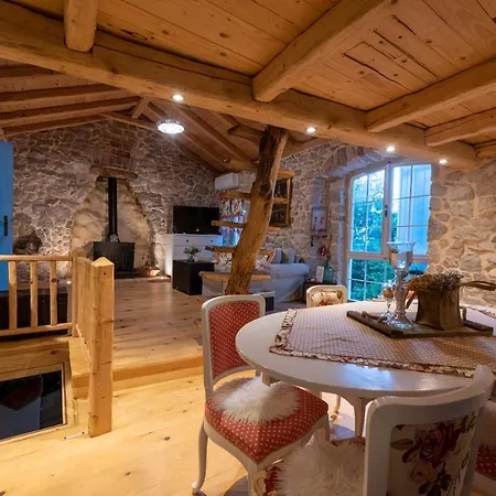 Festina Lente - Cosy & Authentic With Private Heated Pool *