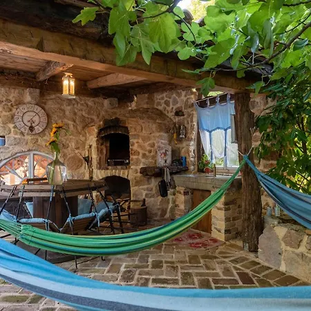 Festina Lente - Cosy & Authentic With Private Heated Pool Holiday home *