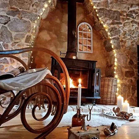 Festina Lente - Cosy & Authentic With Private Heated Pool