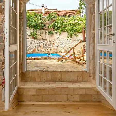 Casa de Férias Festina Lente Heritage Krk - Heated Pool With Hydromassage